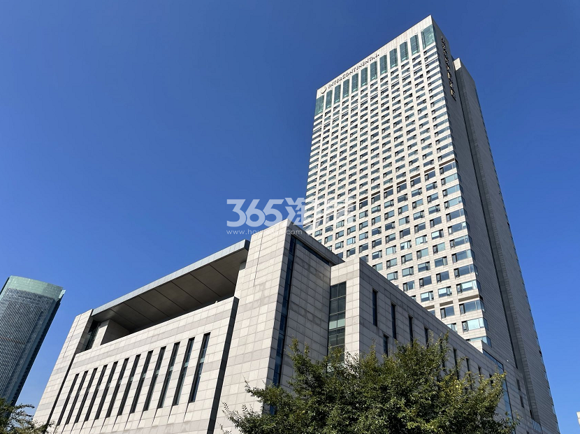 绿地中央广场·云玺周边配套——君来洲际酒店