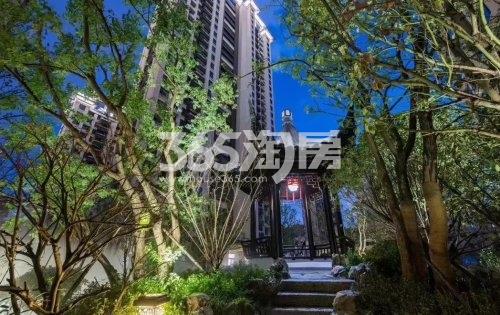 建发雍龙府小区一期凉亭夜景实景图（2020.10.12）