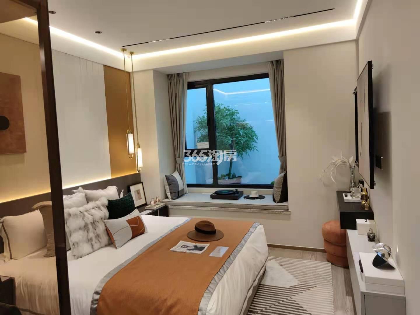 旭辉中梁时代江来103㎡样板间主卧