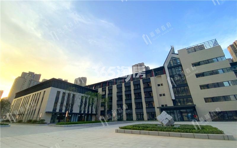 新城首府周边雁塔区第二中学