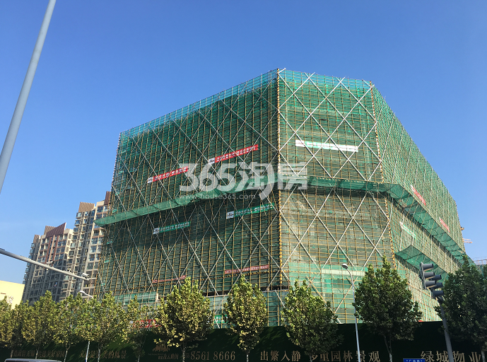凌云峰阁商业楼实景图（2020.9.25 摄）