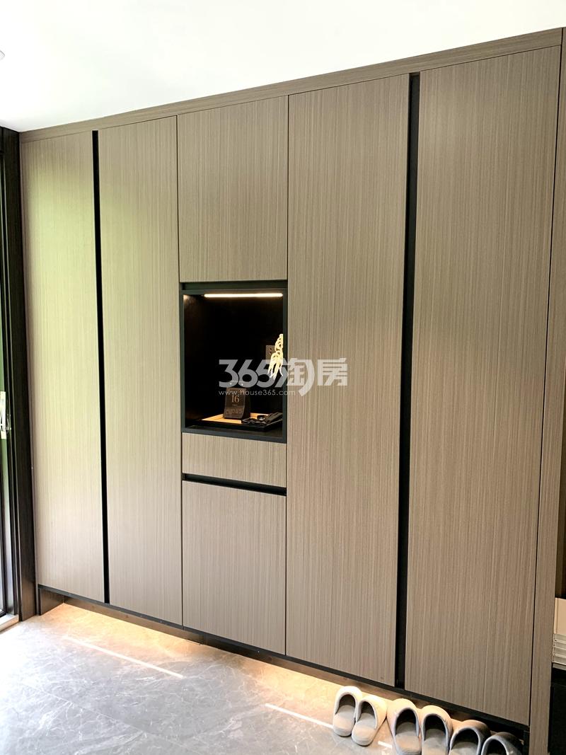 万科翡翠东方130平样板间—玄关