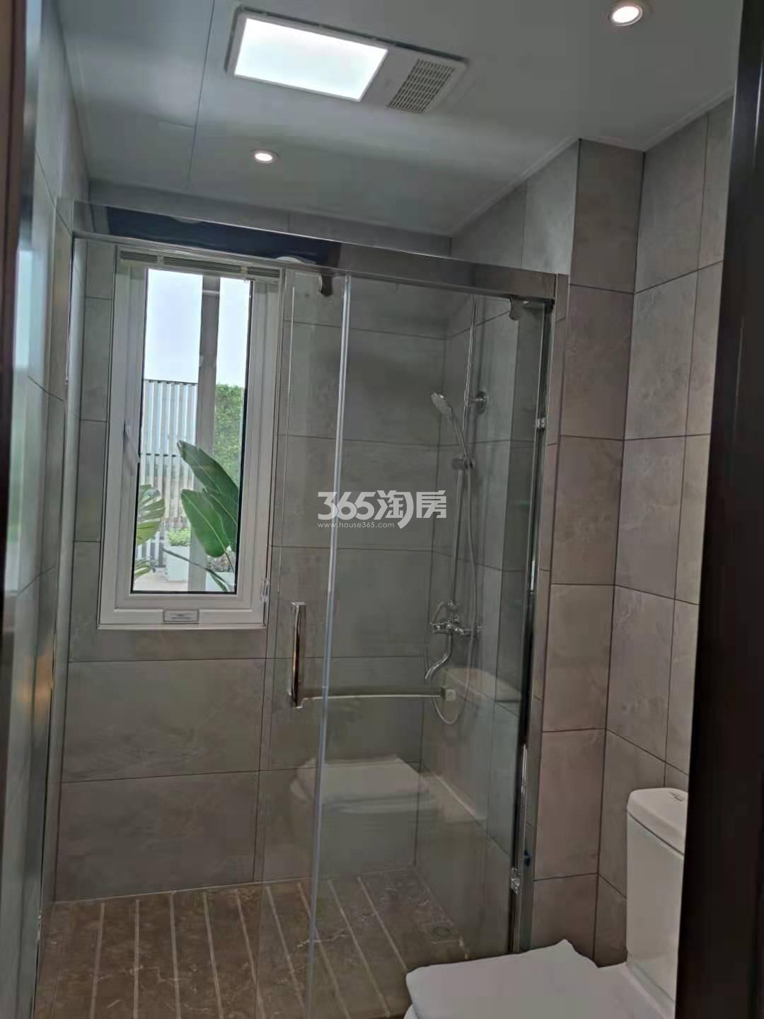 中南宸悦多层98㎡样板间卫浴