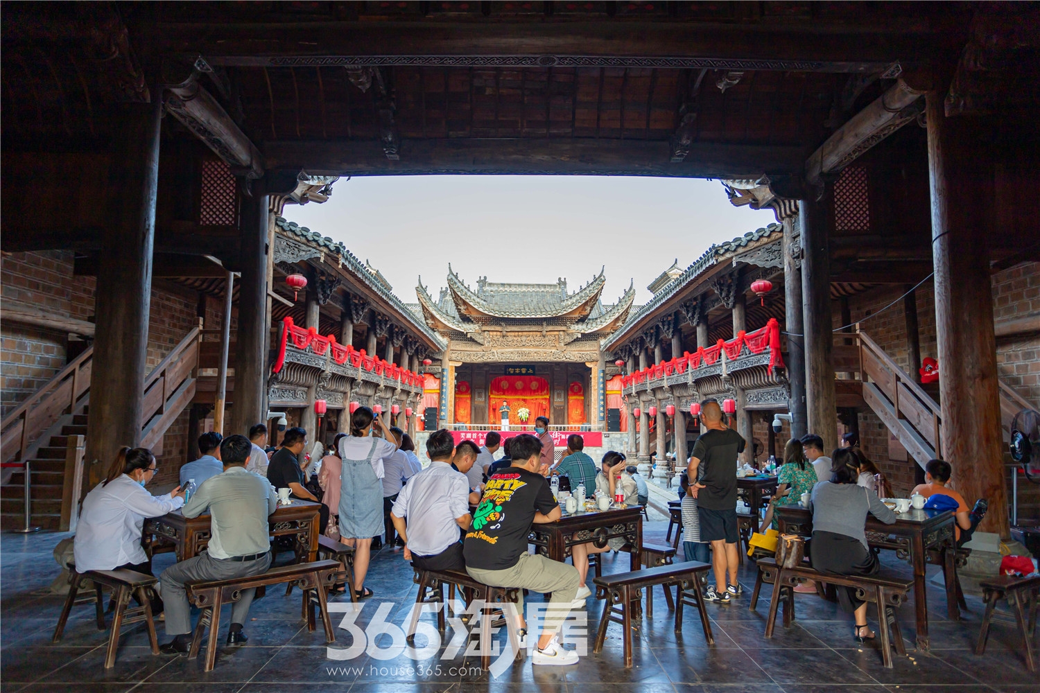 鸠兹古镇商家签约仪式（2021.9月摄）
