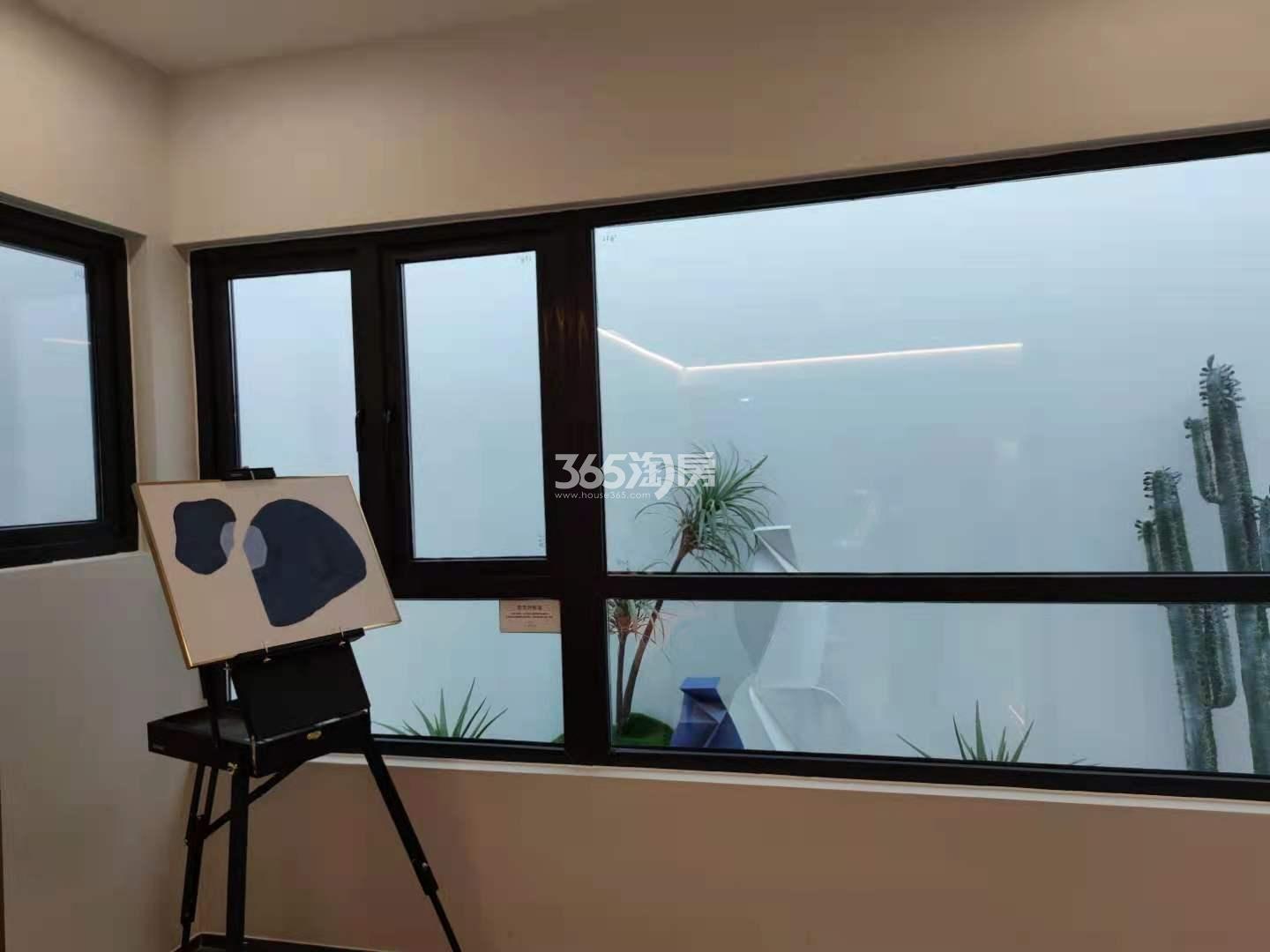 旭辉中梁时代江来103㎡样板间阳台