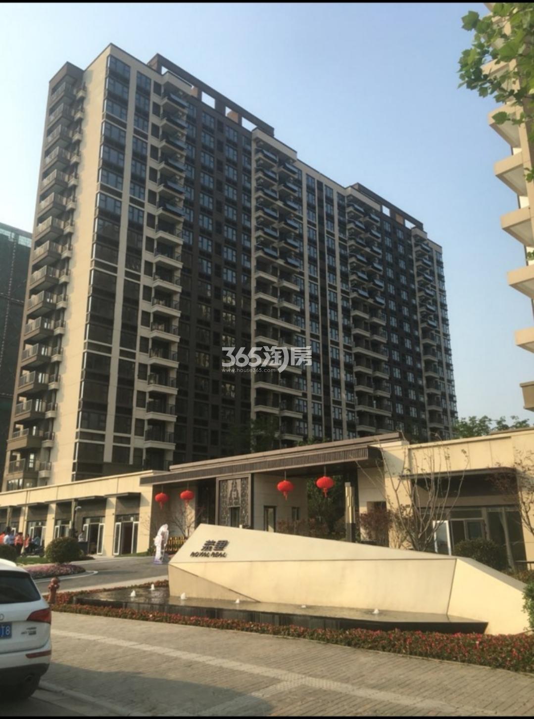 荣里小区入口实景图（12.28）