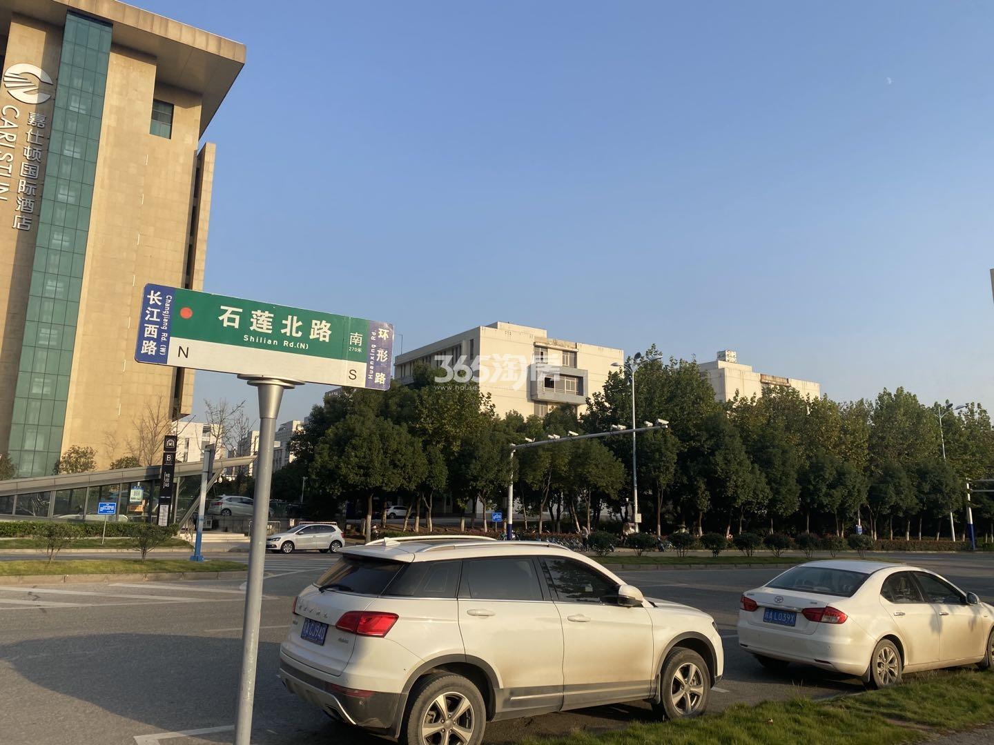 龙湖光年周边道路实景图（2021.3.4）