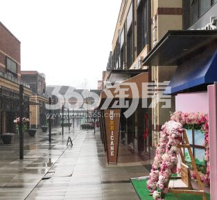 保利柏林之春自建商业街区内部实景图（2021.1.11）
