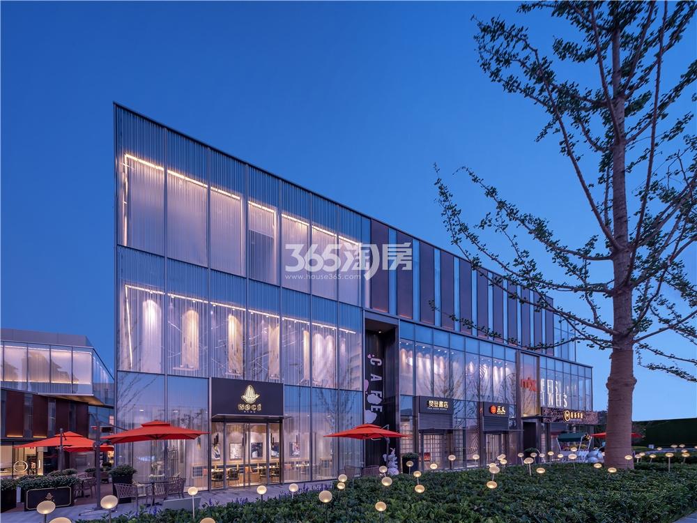 昆仑御项目示范区商业街夜景实景图（2021.2.2）