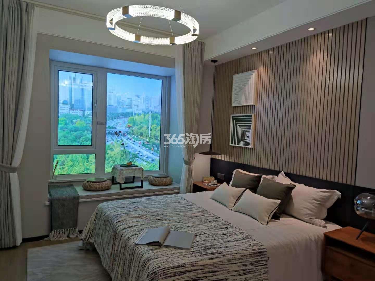 中南宸悦多层98㎡样板间主卧