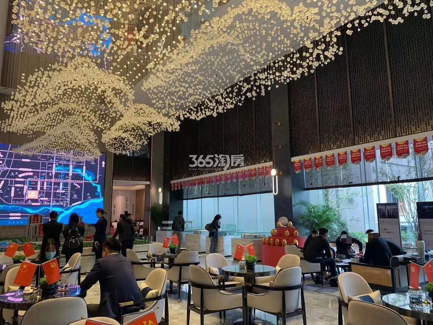 金鹏壹品天成售楼部现场看房实景图（2020.10.12）