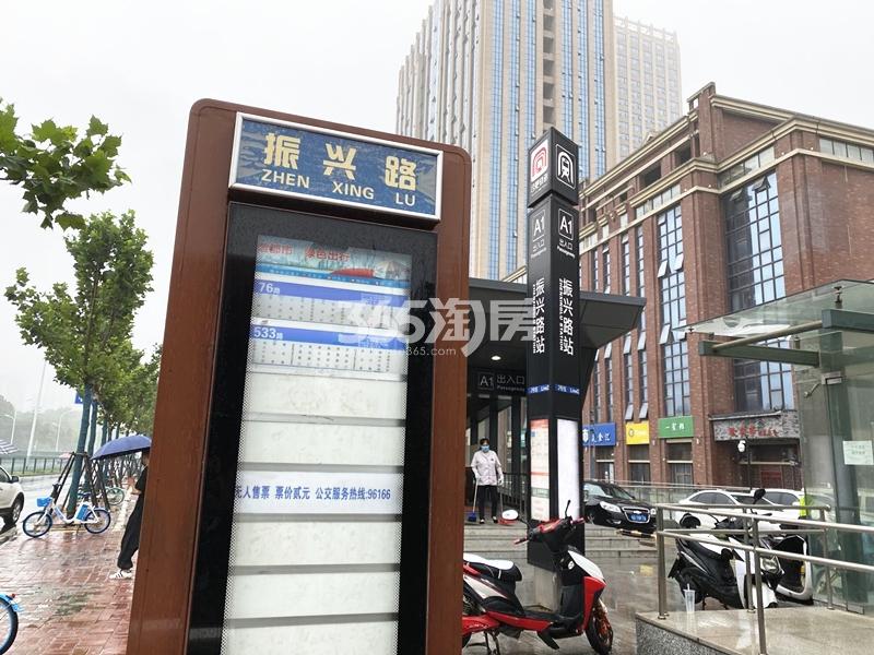 龙湖天境周边公交站牌振兴路站（2020.9.10）