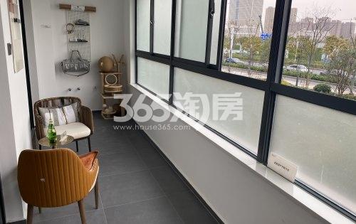 中梁华宇锦绣蘭院120㎡户型样板间阳台