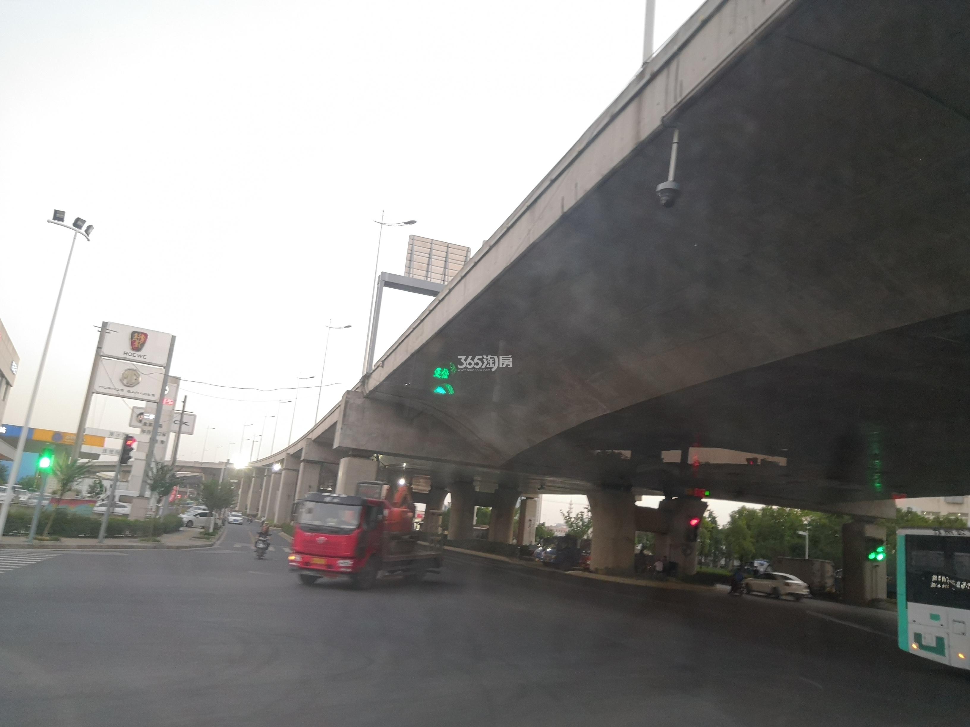 和风熙华雅苑周边配套实景-道路