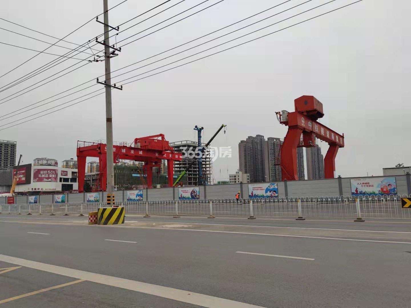 金地自在城周边配套——地铁8号线（在建）（2021.10.15）