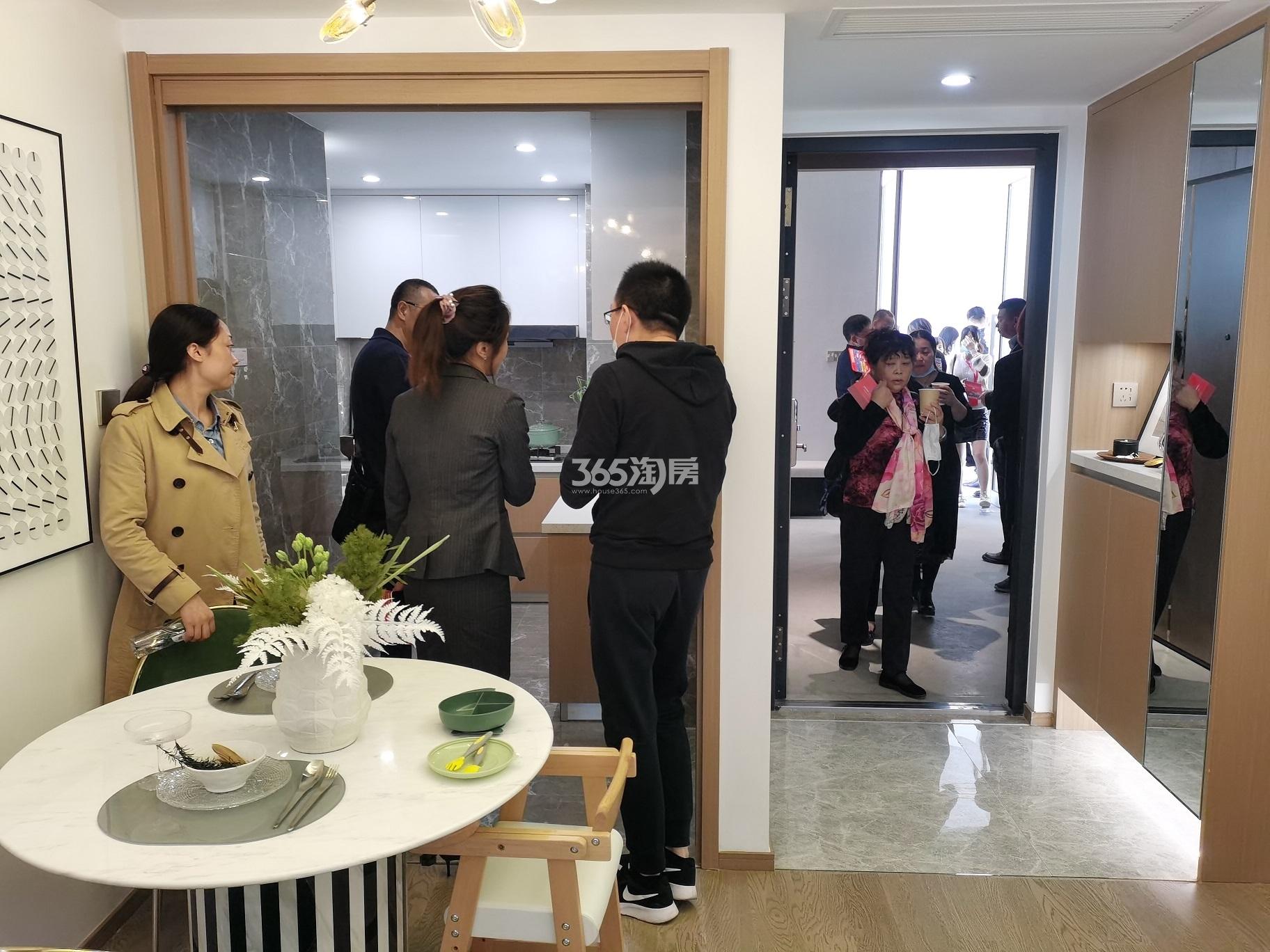 星河平江新著103㎡户型餐厅样板间
