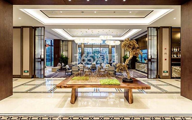 蠡湖金茂府售楼处洽谈区实景（2020.9.30摄）