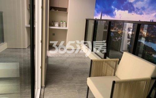 映溪四季花园101㎡样板间阳台实景图