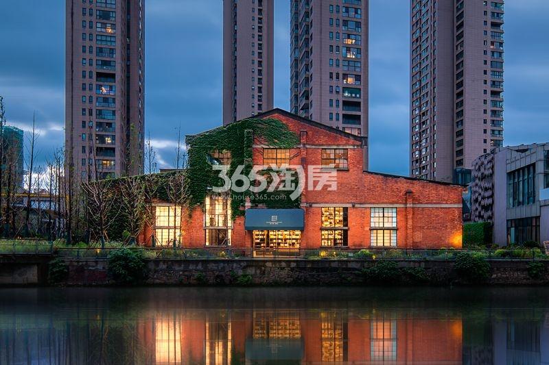 西水东·檀宫售楼处实景图（2021.9.18 摄）