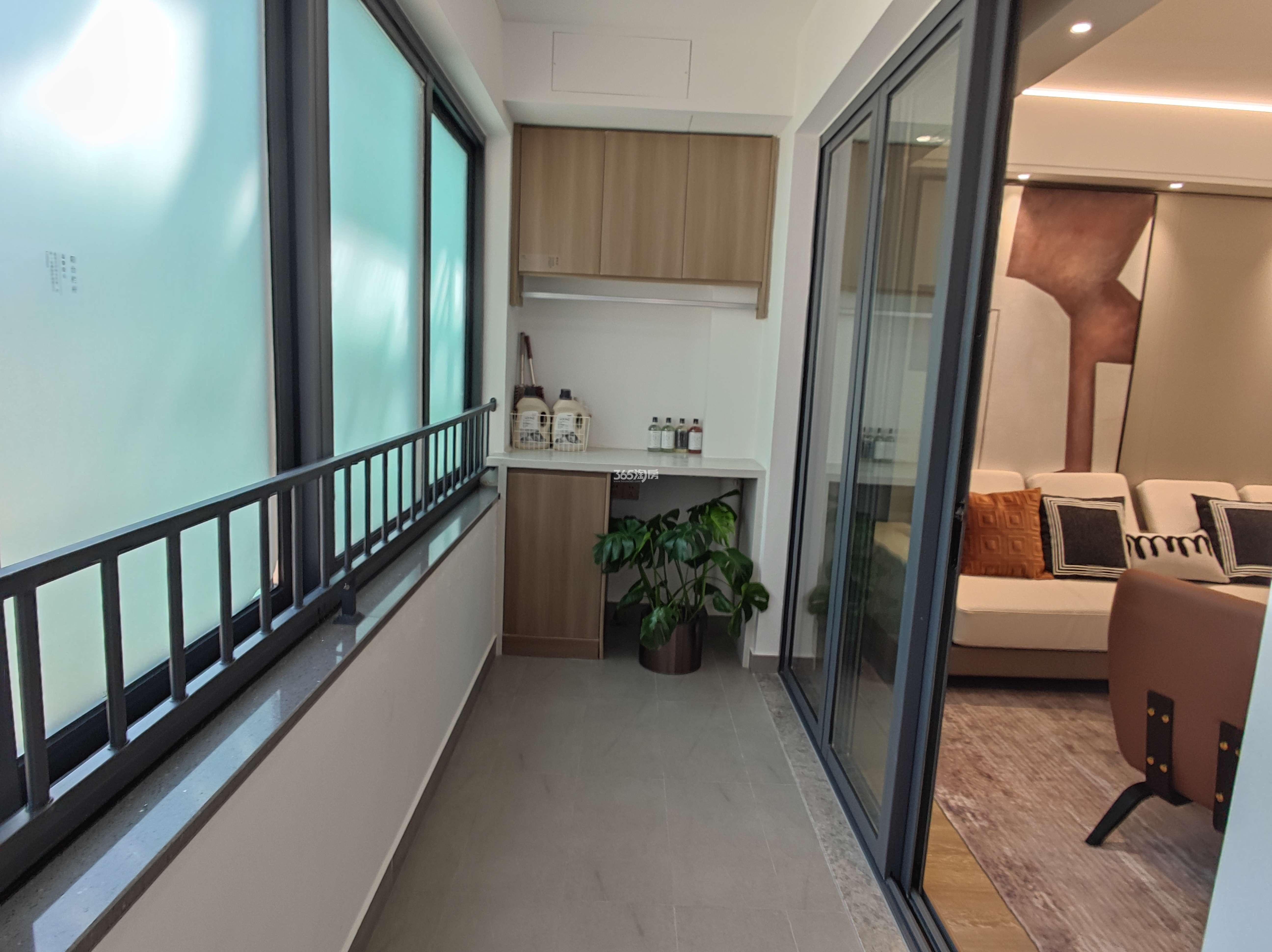远洋万和方山望建面约108㎡B1样板间阳台