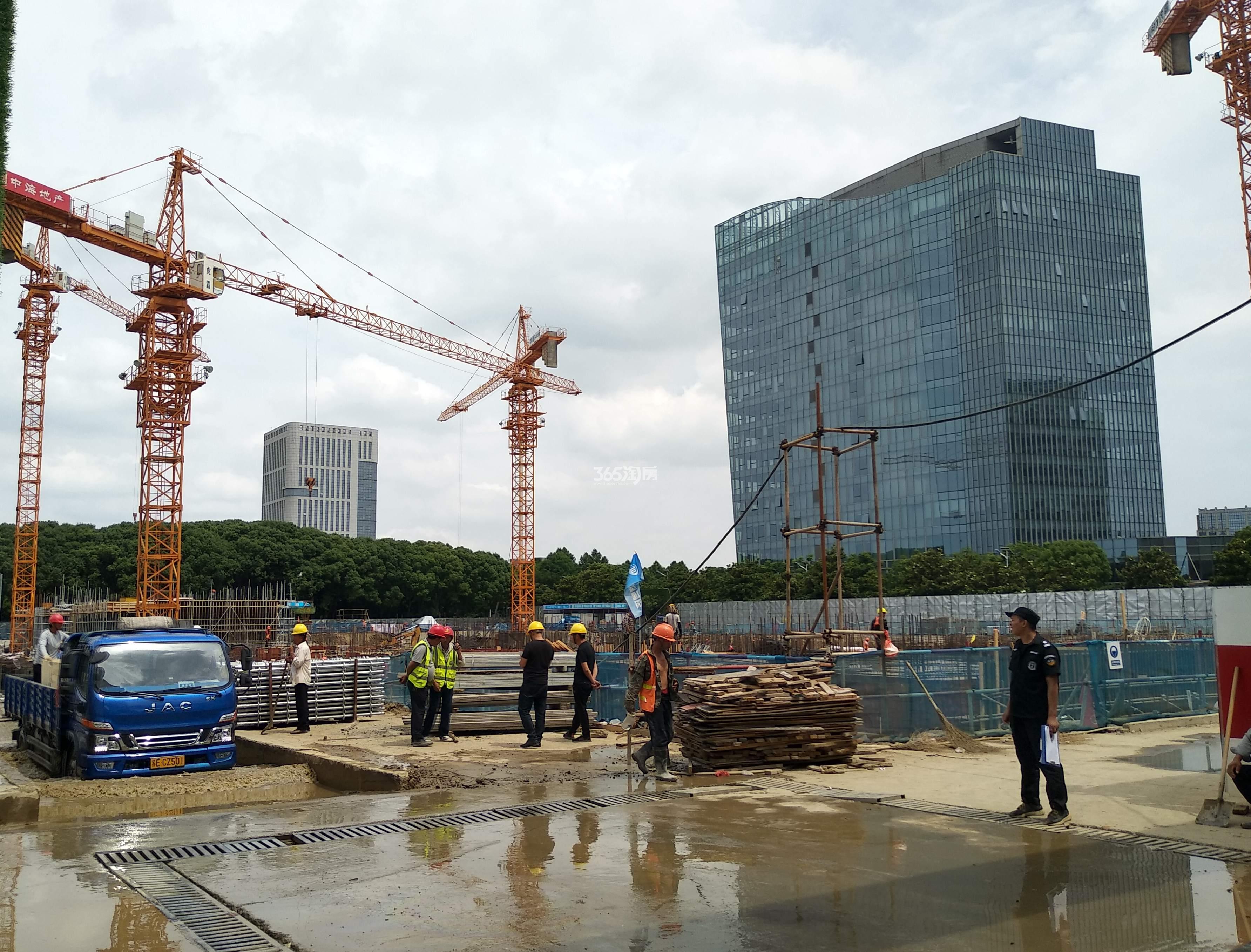 中海阅湖湾项目工地在建实景（6.11）