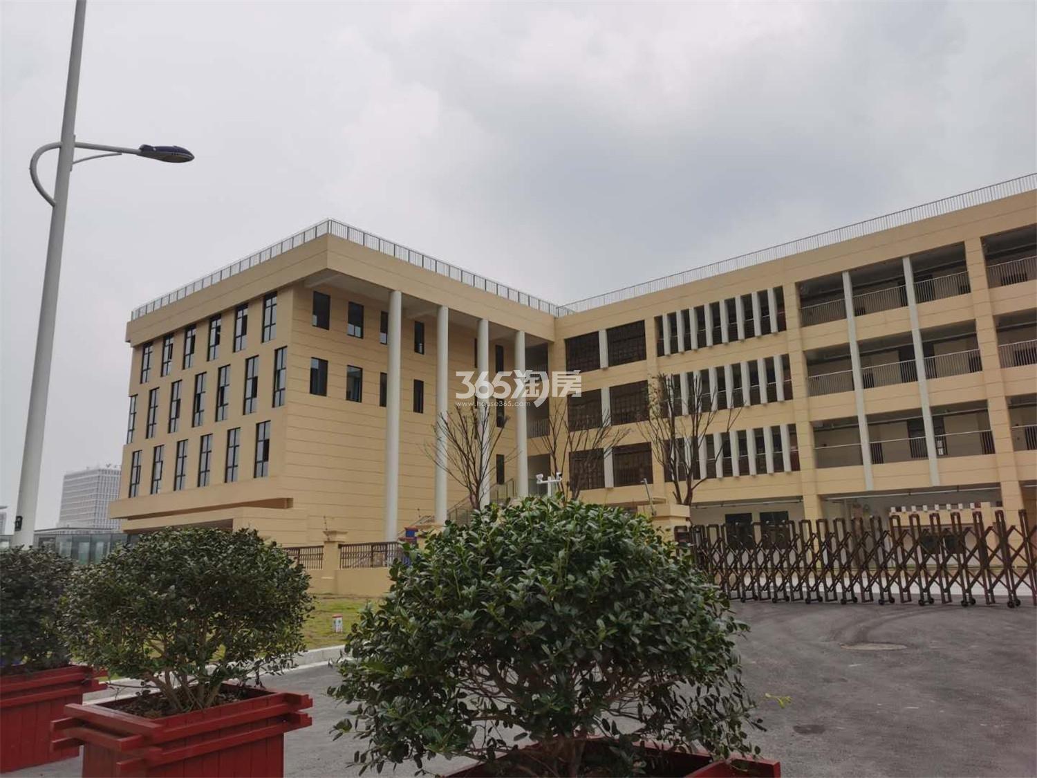 荣盛隽峰雅苑周边东吉湖小学（9.22）